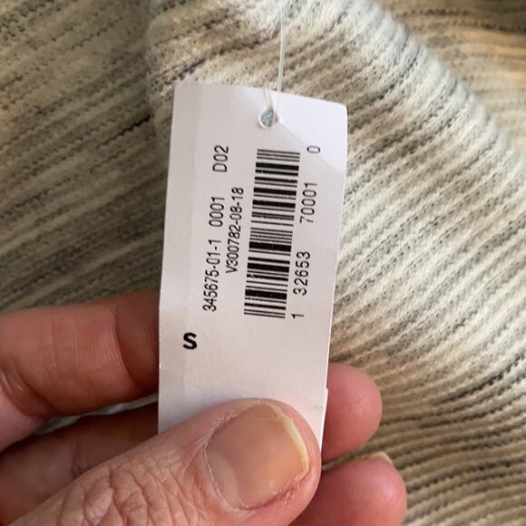 NWT Old Navy Top ❤️ - Picture 5 of 6